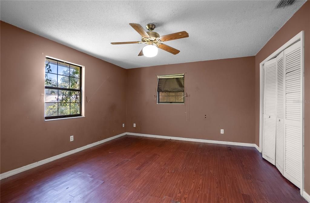 For Sale: $200,000 (3 beds, 2 baths, 1802 Square Feet)