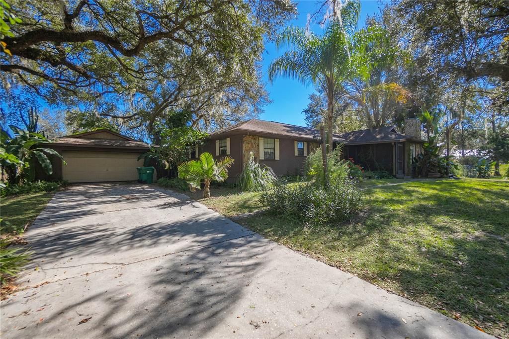 For Sale: $200,000 (3 beds, 2 baths, 1802 Square Feet)