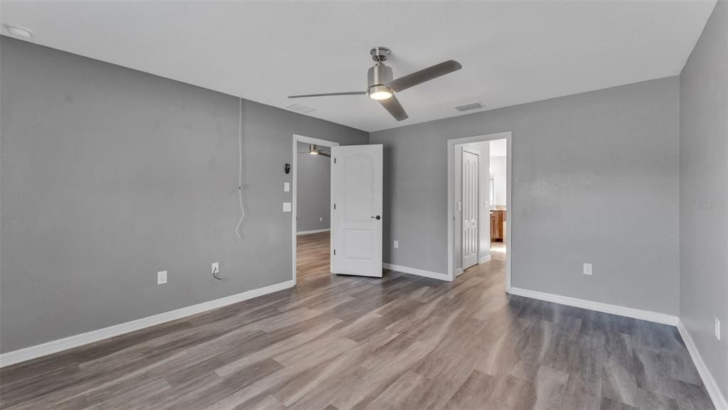 For Sale: $349,000 (4 beds, 2 baths, 1787 Square Feet)