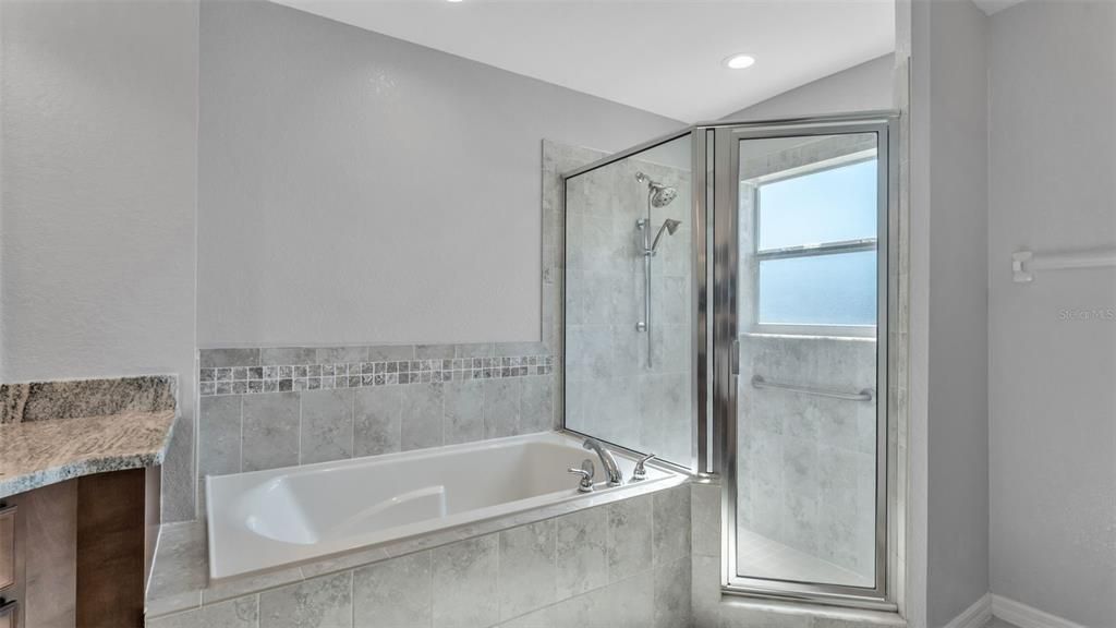 For Sale: $349,000 (4 beds, 2 baths, 1787 Square Feet)