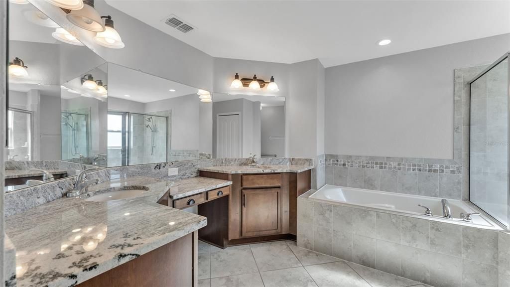 For Sale: $349,000 (4 beds, 2 baths, 1787 Square Feet)