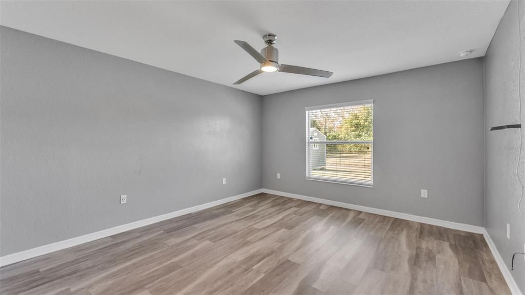 For Sale: $349,000 (4 beds, 2 baths, 1787 Square Feet)