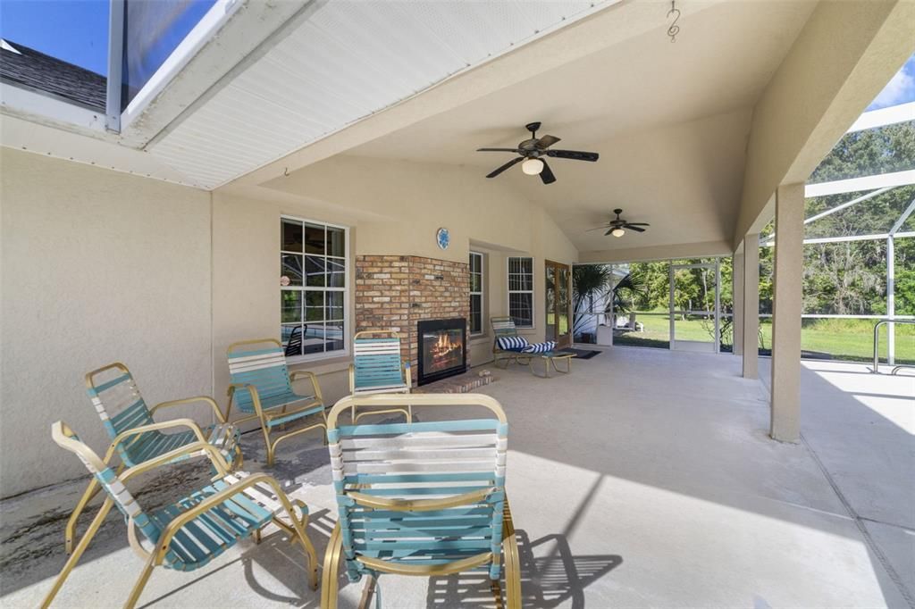 For Sale: $519,000 (3 beds, 3 baths, 2312 Square Feet)