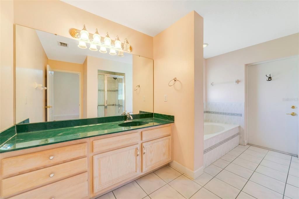 For Sale: $519,000 (3 beds, 3 baths, 2312 Square Feet)