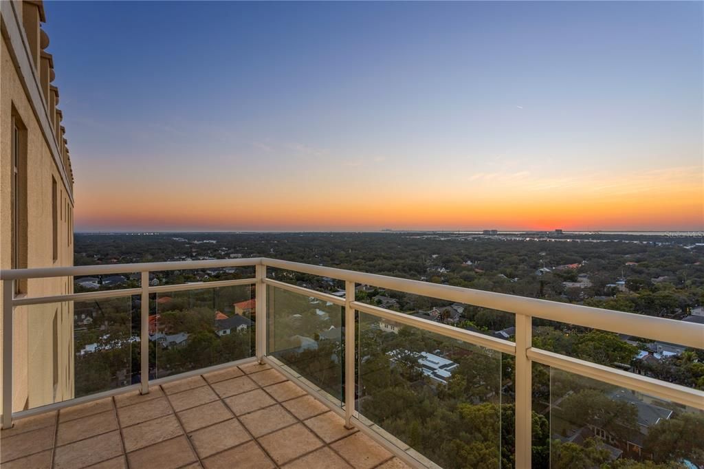 На продажу: $1,950,000 (3 спален, 3 ванн, 2776 Квадратных фут)