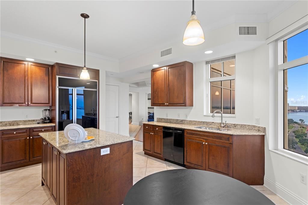 На продажу: $1,950,000 (3 спален, 3 ванн, 2776 Квадратных фут)