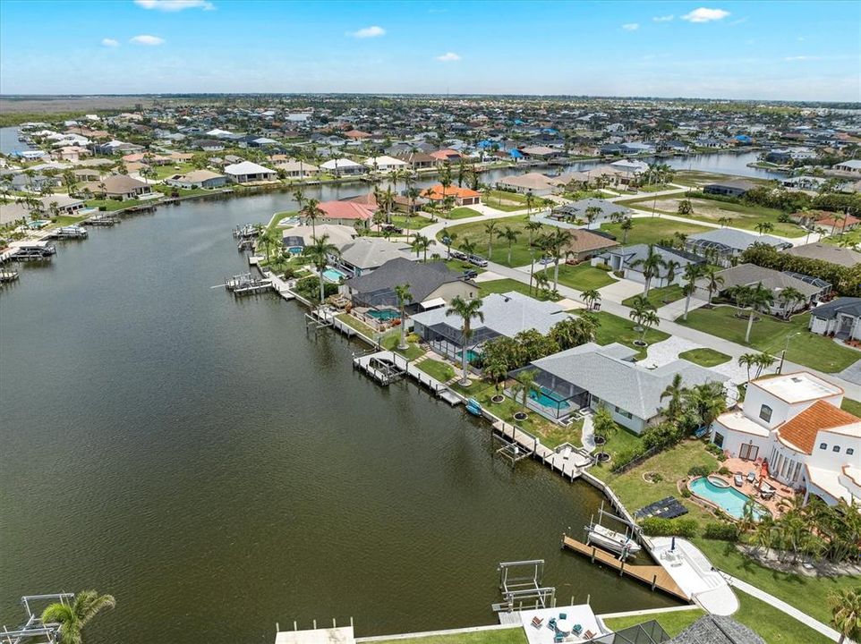 待售: $850,000 (4 贝兹, 3 浴室, 2446 平方英尺)