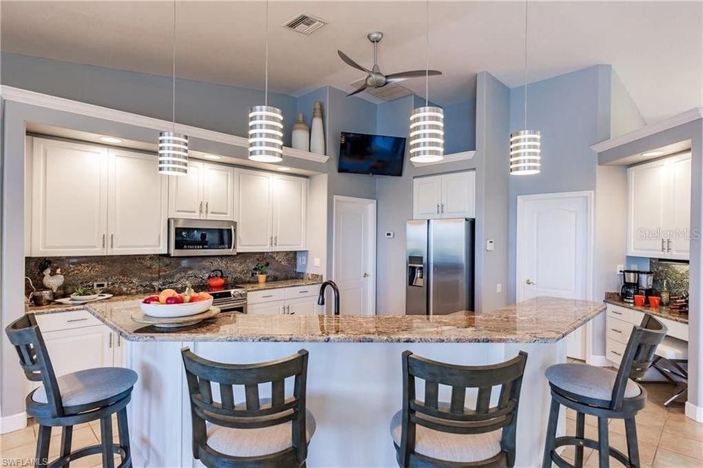 На продажу: $895,000 (4 спален, 3 ванн, 2446 Квадратных фут)