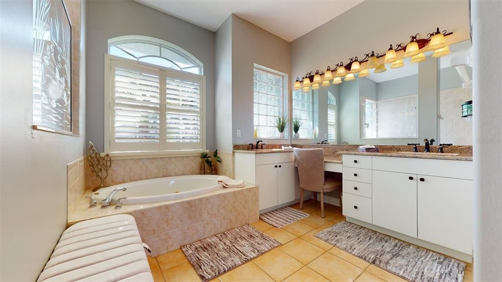 На продажу: $895,000 (4 спален, 3 ванн, 2446 Квадратных фут)