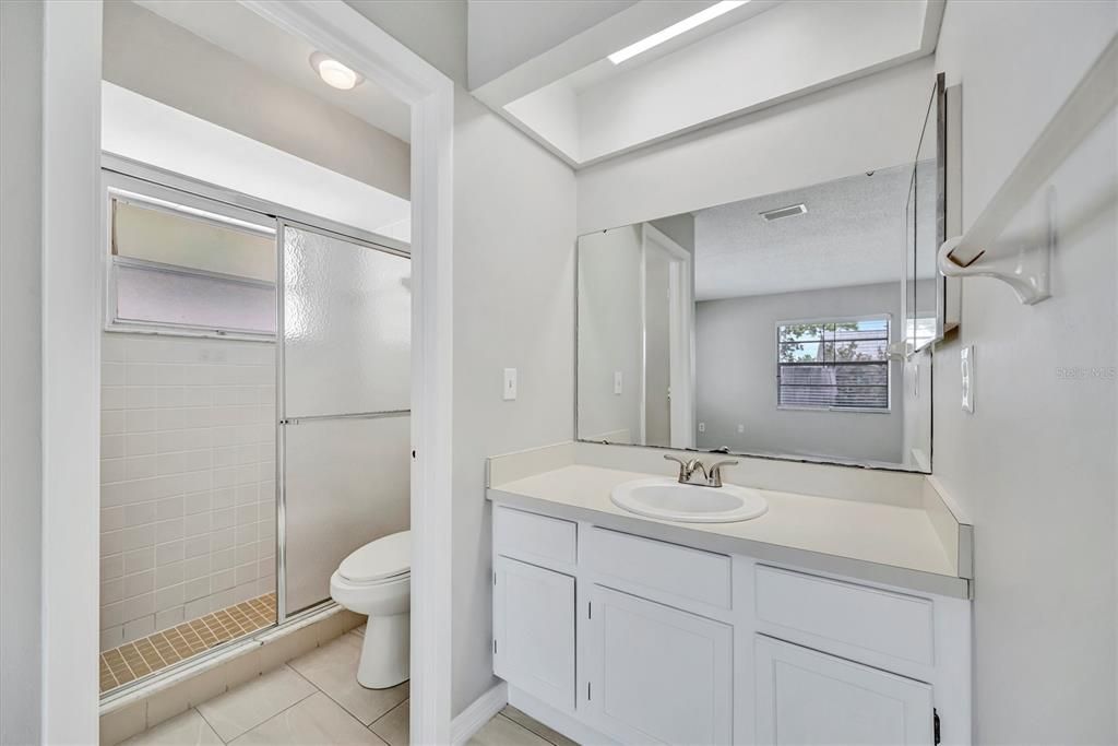 Activo con contrato: $435,000 (3 camas, 2 baños, 1424 Pies cuadrados)