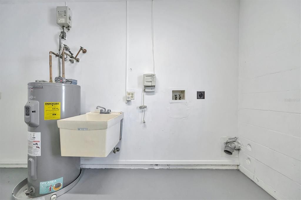 Activo con contrato: $435,000 (3 camas, 2 baños, 1424 Pies cuadrados)