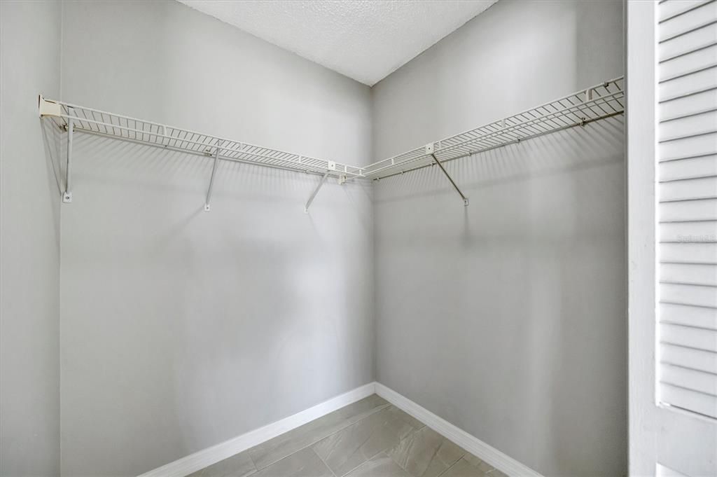 Activo con contrato: $435,000 (3 camas, 2 baños, 1424 Pies cuadrados)