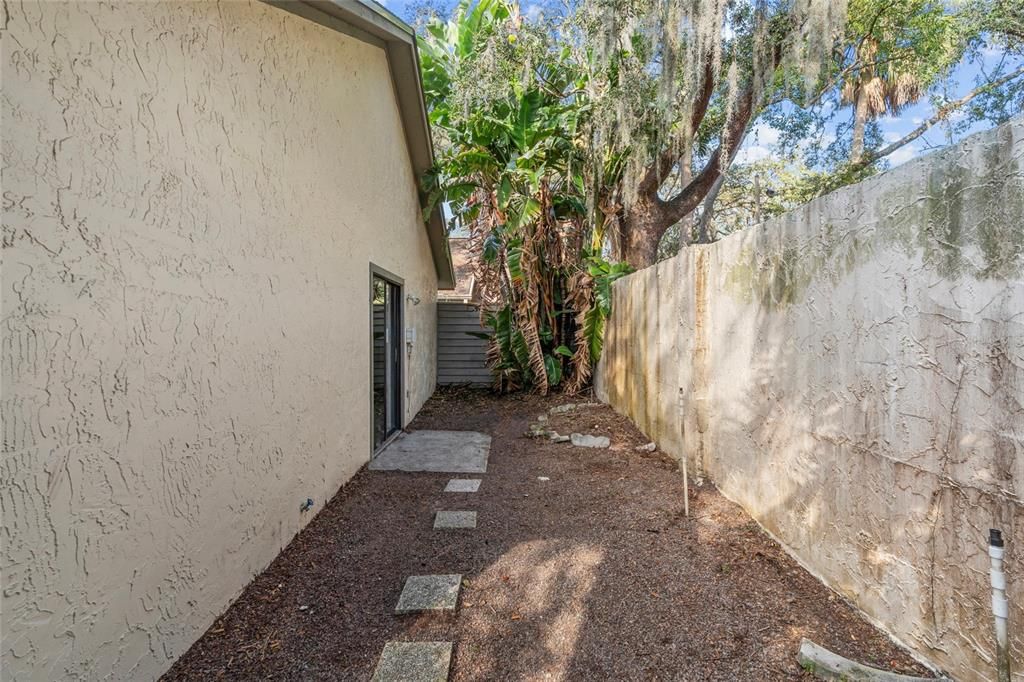 Active With Contract: $249,000 (3 beds, 2 baths, 1515 Square Feet)