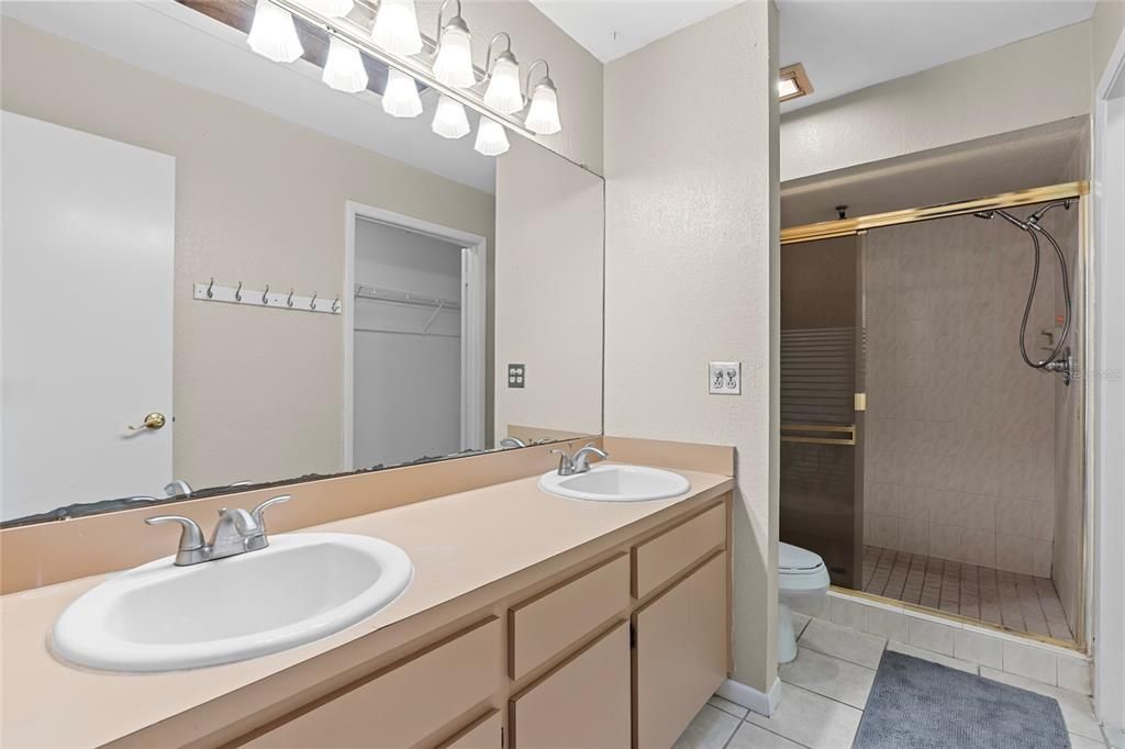 Active With Contract: $249,000 (3 beds, 2 baths, 1515 Square Feet)