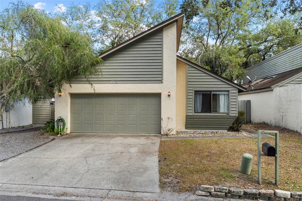 Active With Contract: $249,000 (3 beds, 2 baths, 1515 Square Feet)