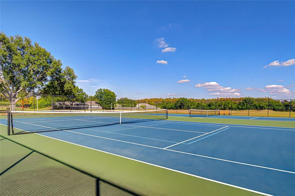 En Venta: $589,900 (3 camas, 2 baños, 2025 Pies cuadrados)