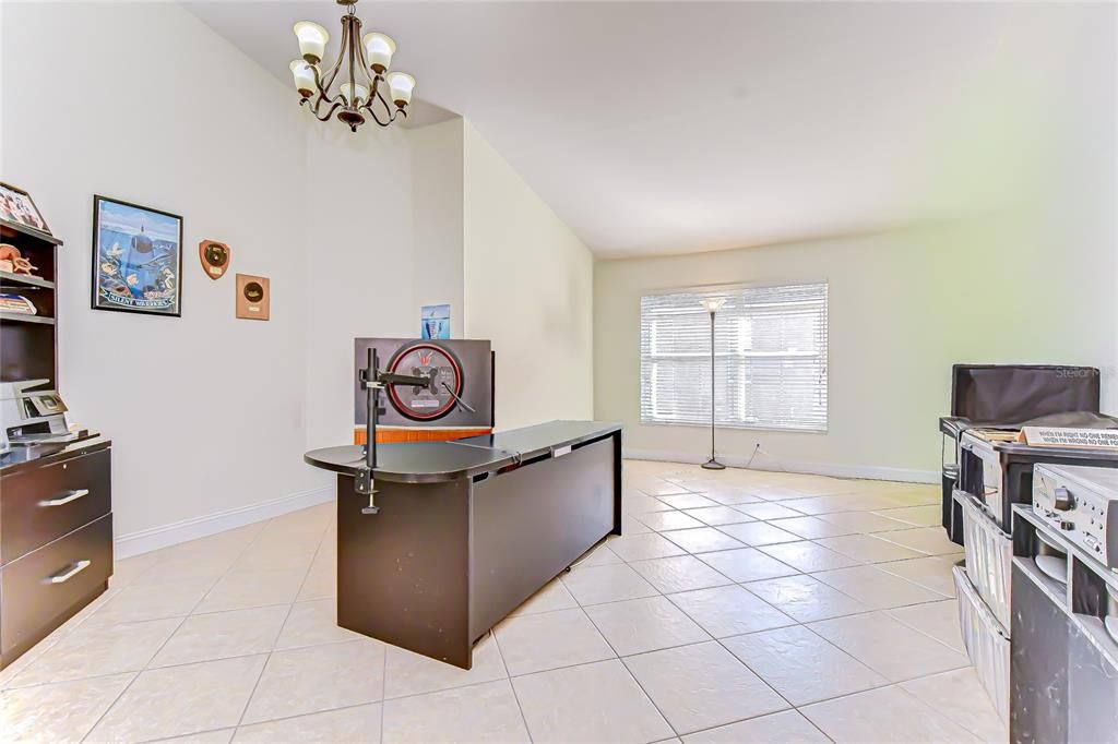 En Venta: $589,900 (3 camas, 2 baños, 2025 Pies cuadrados)