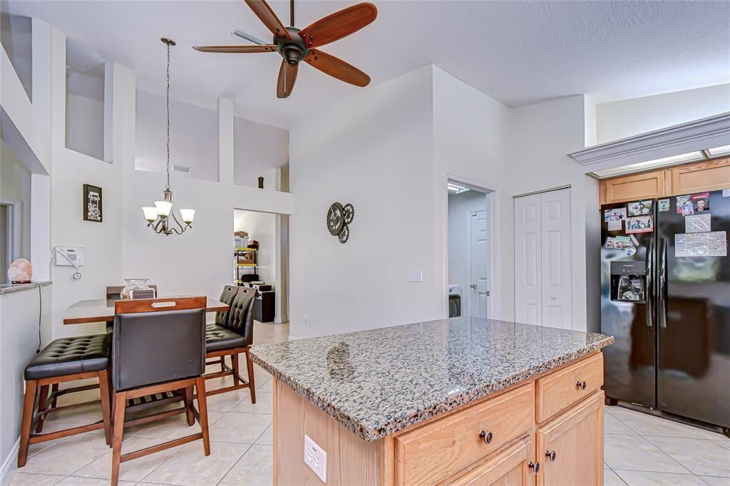 En Venta: $589,900 (3 camas, 2 baños, 2025 Pies cuadrados)