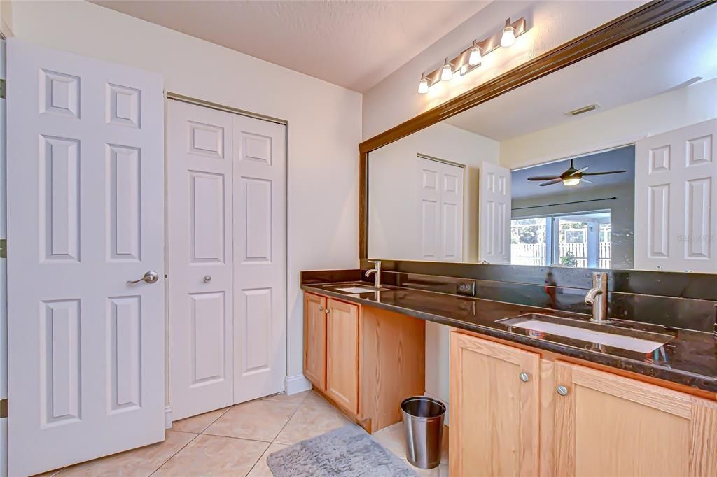 En Venta: $589,900 (3 camas, 2 baños, 2025 Pies cuadrados)