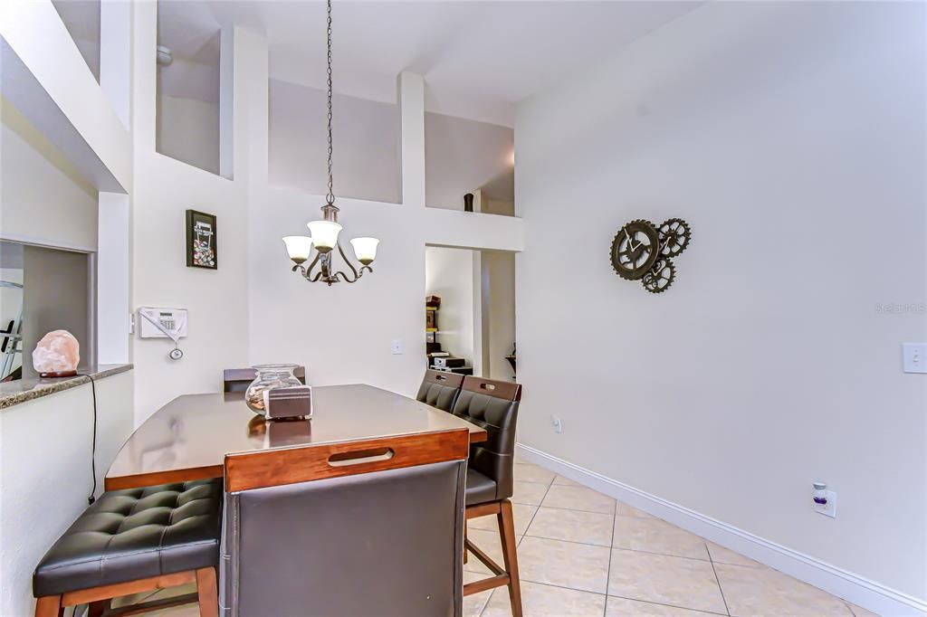 En Venta: $589,900 (3 camas, 2 baños, 2025 Pies cuadrados)