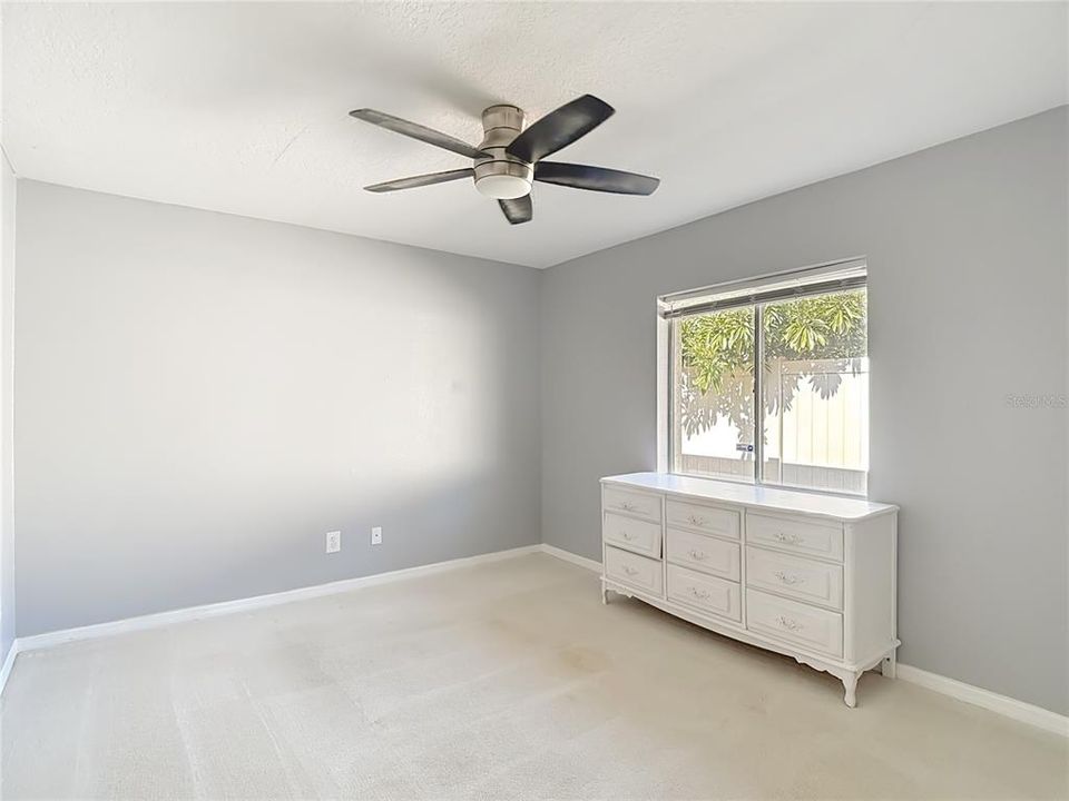 待售: $525,000 (4 贝兹, 2 浴室, 2165 平方英尺)