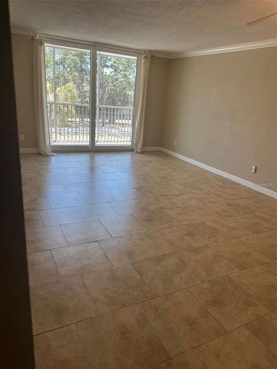 出租: $1,750 (1 贝兹, 1 浴室, 714 平方英尺)