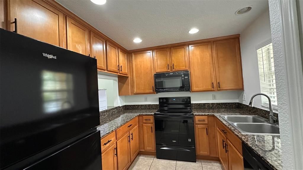 На продажу: $197,500 (2 спален, 2 ванн, 1496 Квадратных фут)