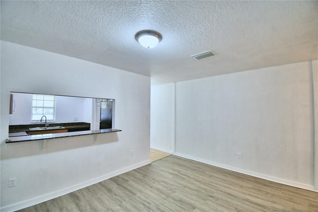 На продажу: $197,500 (2 спален, 2 ванн, 1496 Квадратных фут)