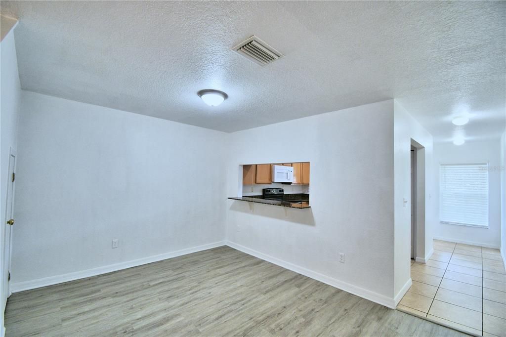 На продажу: $197,500 (2 спален, 2 ванн, 1496 Квадратных фут)