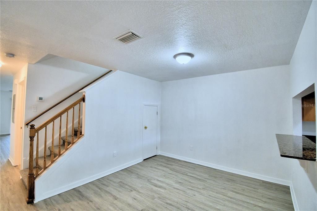 На продажу: $197,500 (2 спален, 2 ванн, 1496 Квадратных фут)