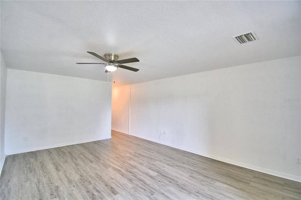 На продажу: $197,500 (2 спален, 2 ванн, 1496 Квадратных фут)