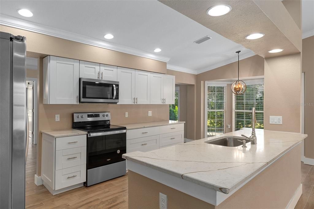 待售: $435,000 (3 贝兹, 2 浴室, 2406 平方英尺)