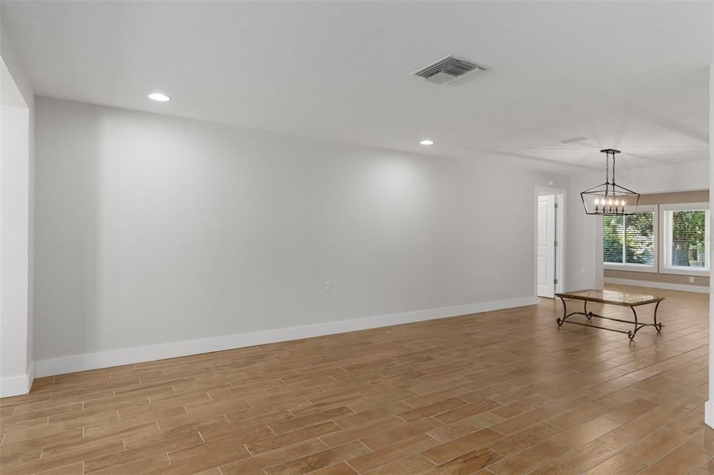 待售: $435,000 (3 贝兹, 2 浴室, 2406 平方英尺)