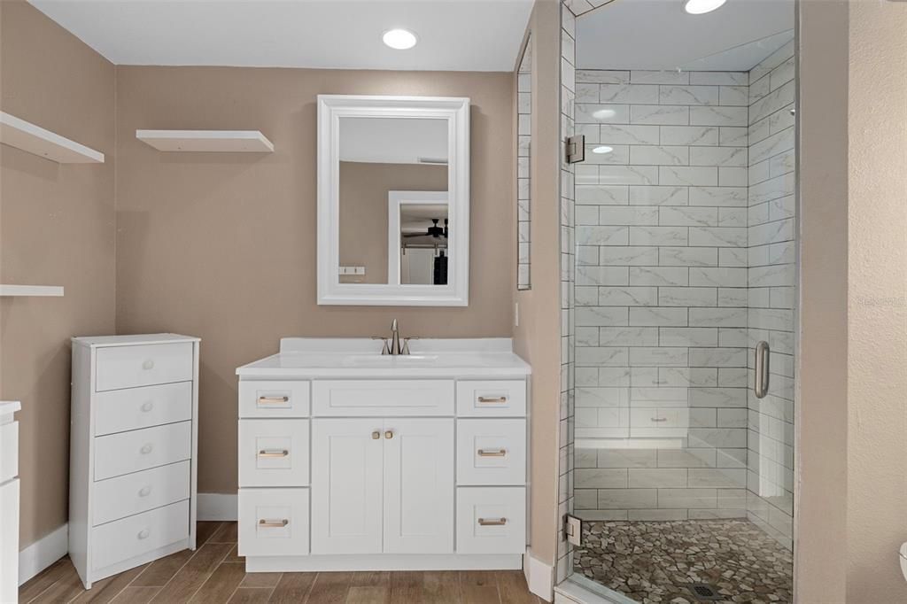 待售: $435,000 (3 贝兹, 2 浴室, 2406 平方英尺)