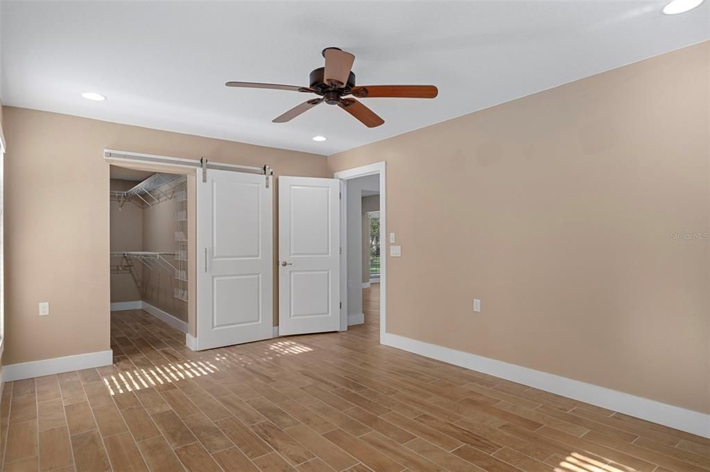 待售: $435,000 (3 贝兹, 2 浴室, 2406 平方英尺)