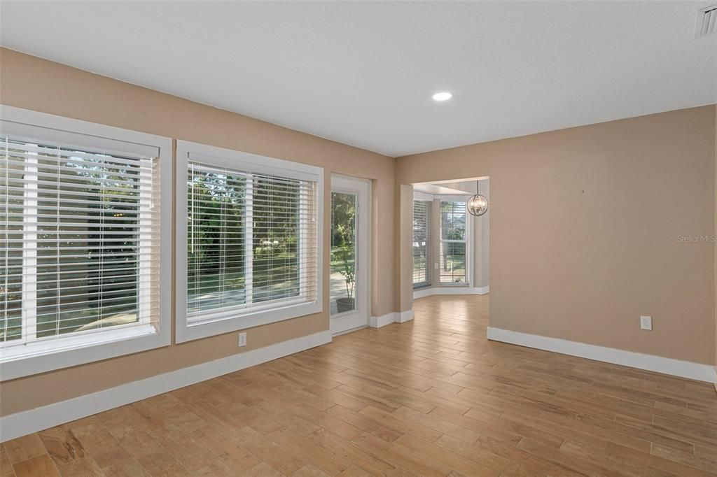 待售: $435,000 (3 贝兹, 2 浴室, 2406 平方英尺)