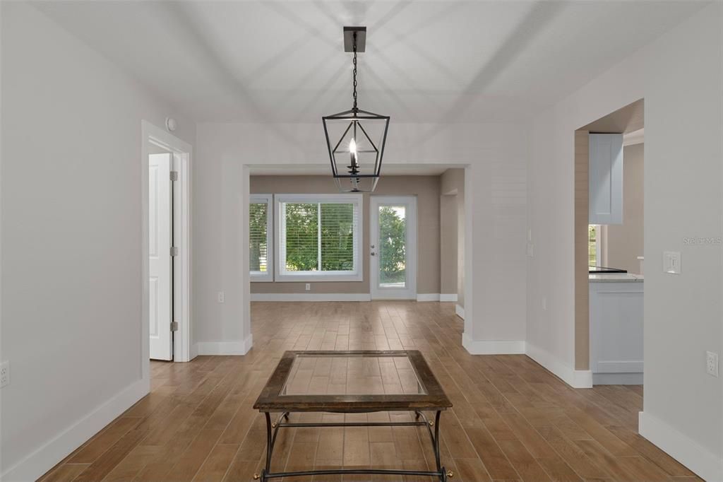 待售: $435,000 (3 贝兹, 2 浴室, 2406 平方英尺)