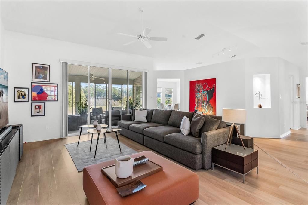 For Sale: $329,000 (3 beds, 2 baths, 2077 Square Feet)