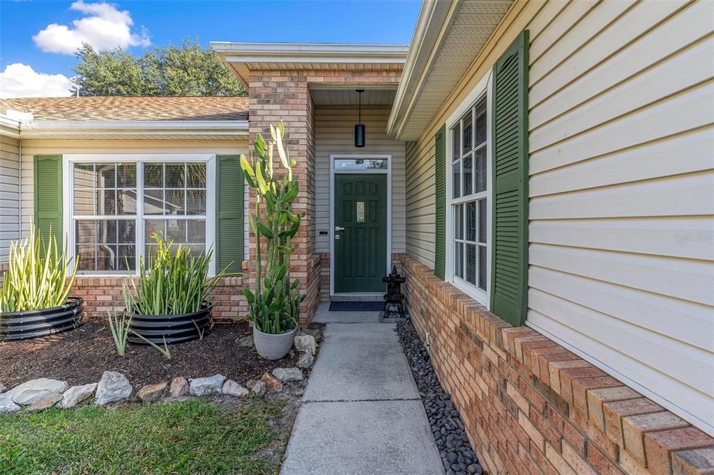 For Sale: $329,000 (3 beds, 2 baths, 2077 Square Feet)