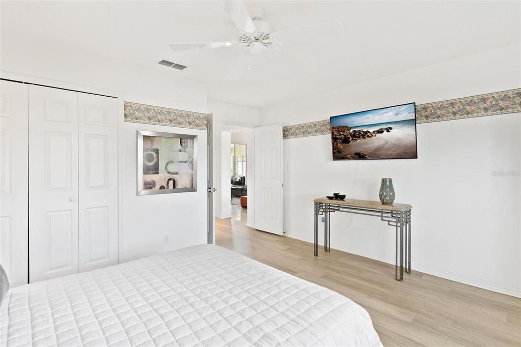 For Sale: $329,000 (3 beds, 2 baths, 2077 Square Feet)