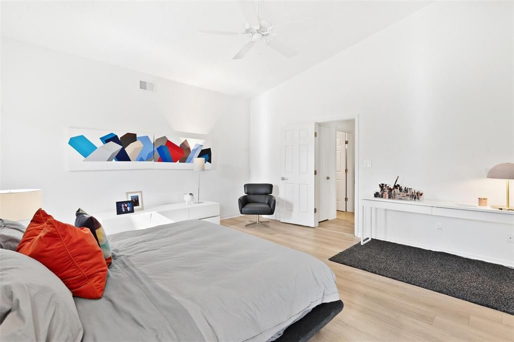 For Sale: $329,000 (3 beds, 2 baths, 2077 Square Feet)