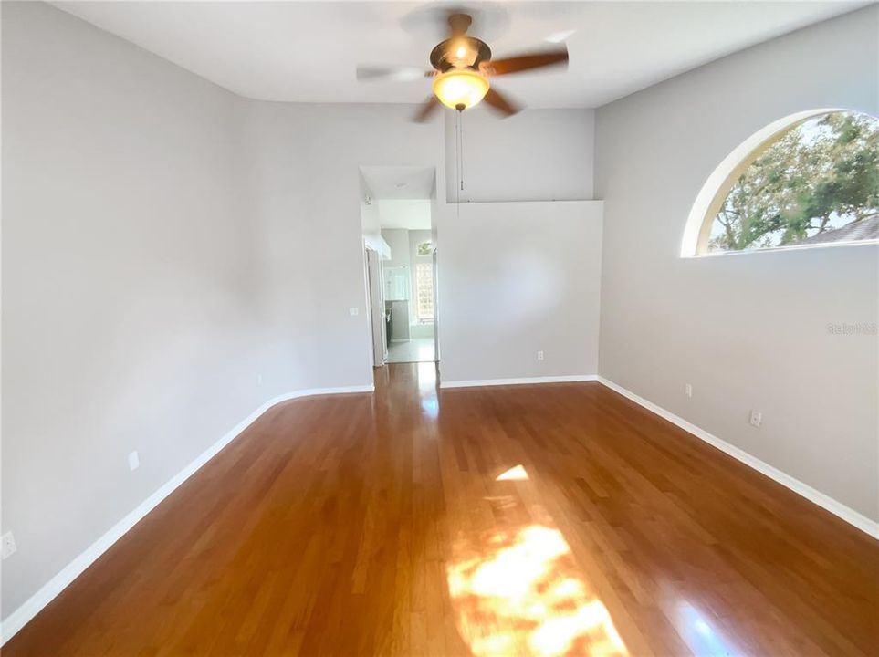 待售: $635,000 (4 贝兹, 2 浴室, 2201 平方英尺)