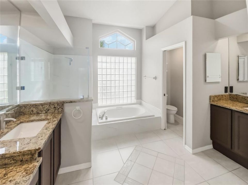 待售: $635,000 (4 贝兹, 2 浴室, 2201 平方英尺)