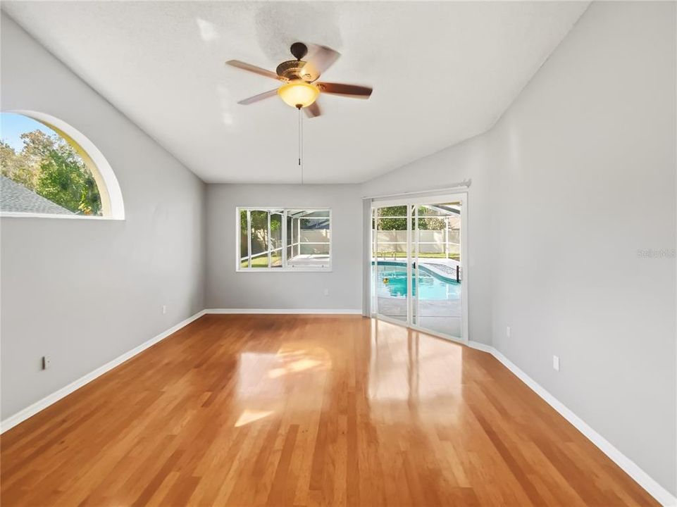 待售: $635,000 (4 贝兹, 2 浴室, 2201 平方英尺)