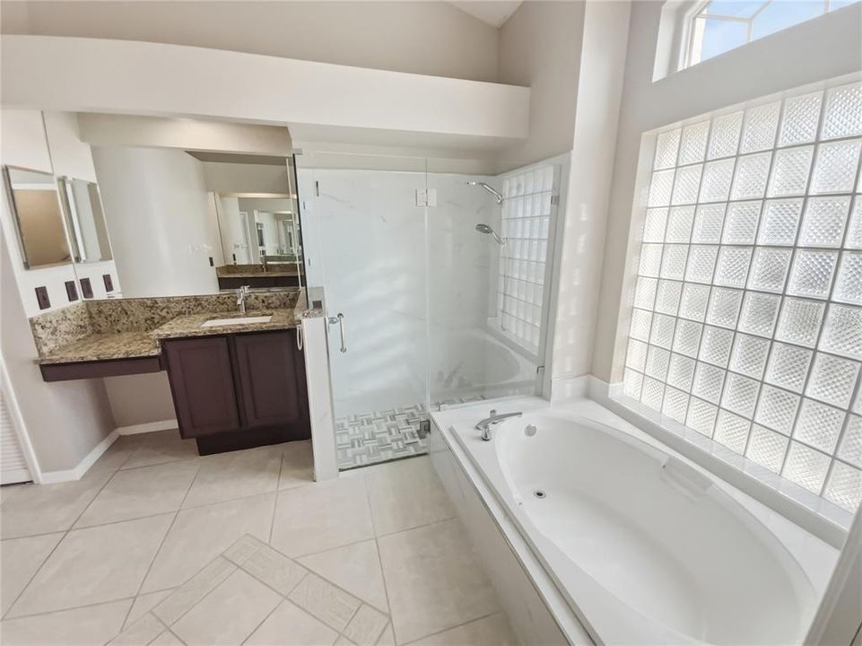 待售: $635,000 (4 贝兹, 2 浴室, 2201 平方英尺)