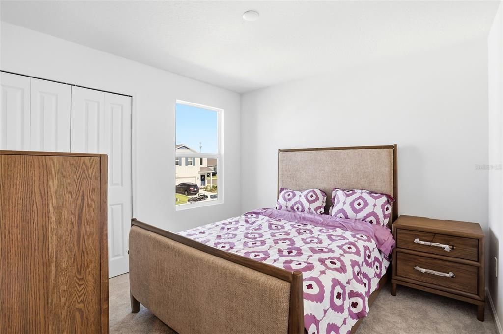 待售: $280,000 (5 贝兹, 2 浴室, 2112 平方英尺)