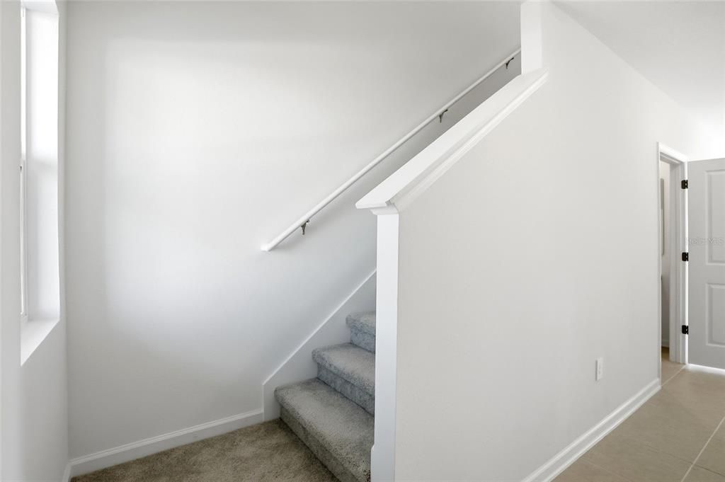 待售: $280,000 (5 贝兹, 2 浴室, 2112 平方英尺)