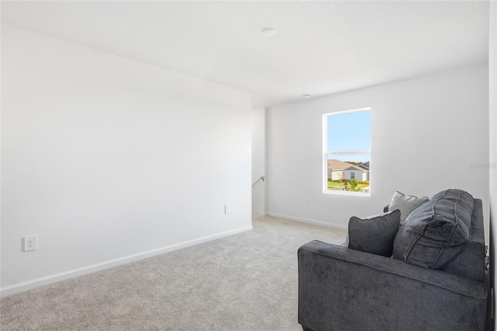 待售: $280,000 (5 贝兹, 2 浴室, 2112 平方英尺)