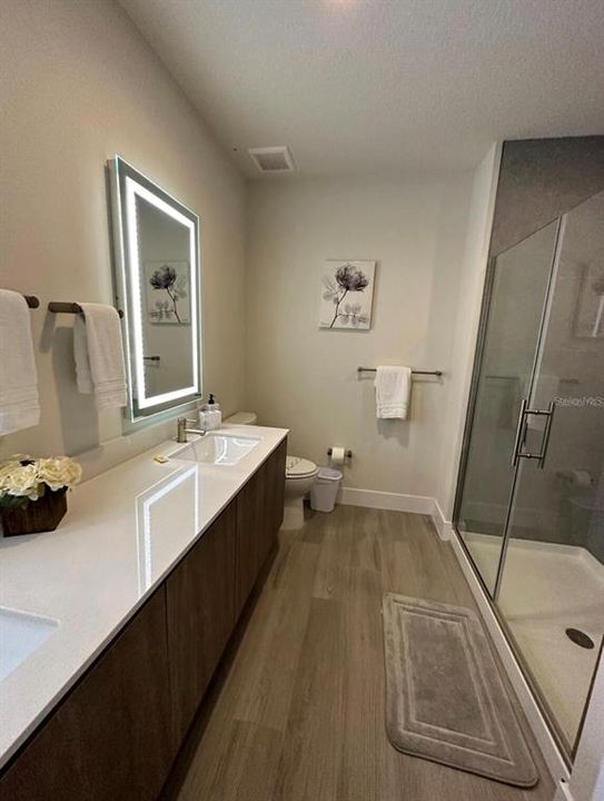 For Rent: $2,400 (3 beds, 3 baths, 1852 Square Feet)