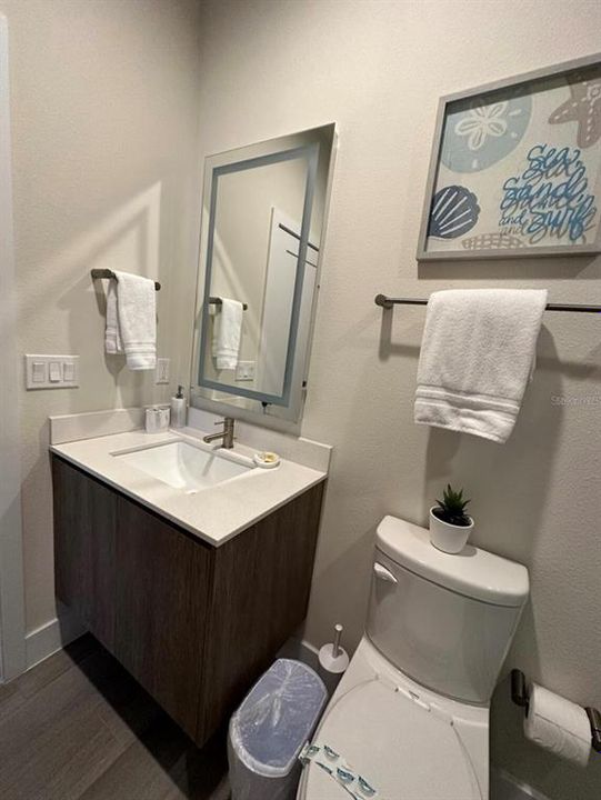 For Rent: $2,400 (3 beds, 3 baths, 1852 Square Feet)